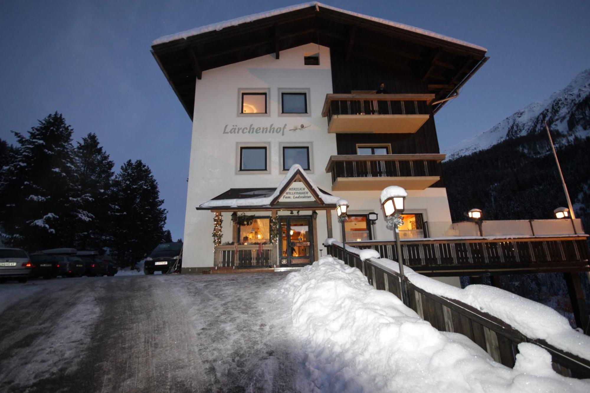 Hotel Laerchenhof à Sankt Jakob in Defereggen Extérieur photo