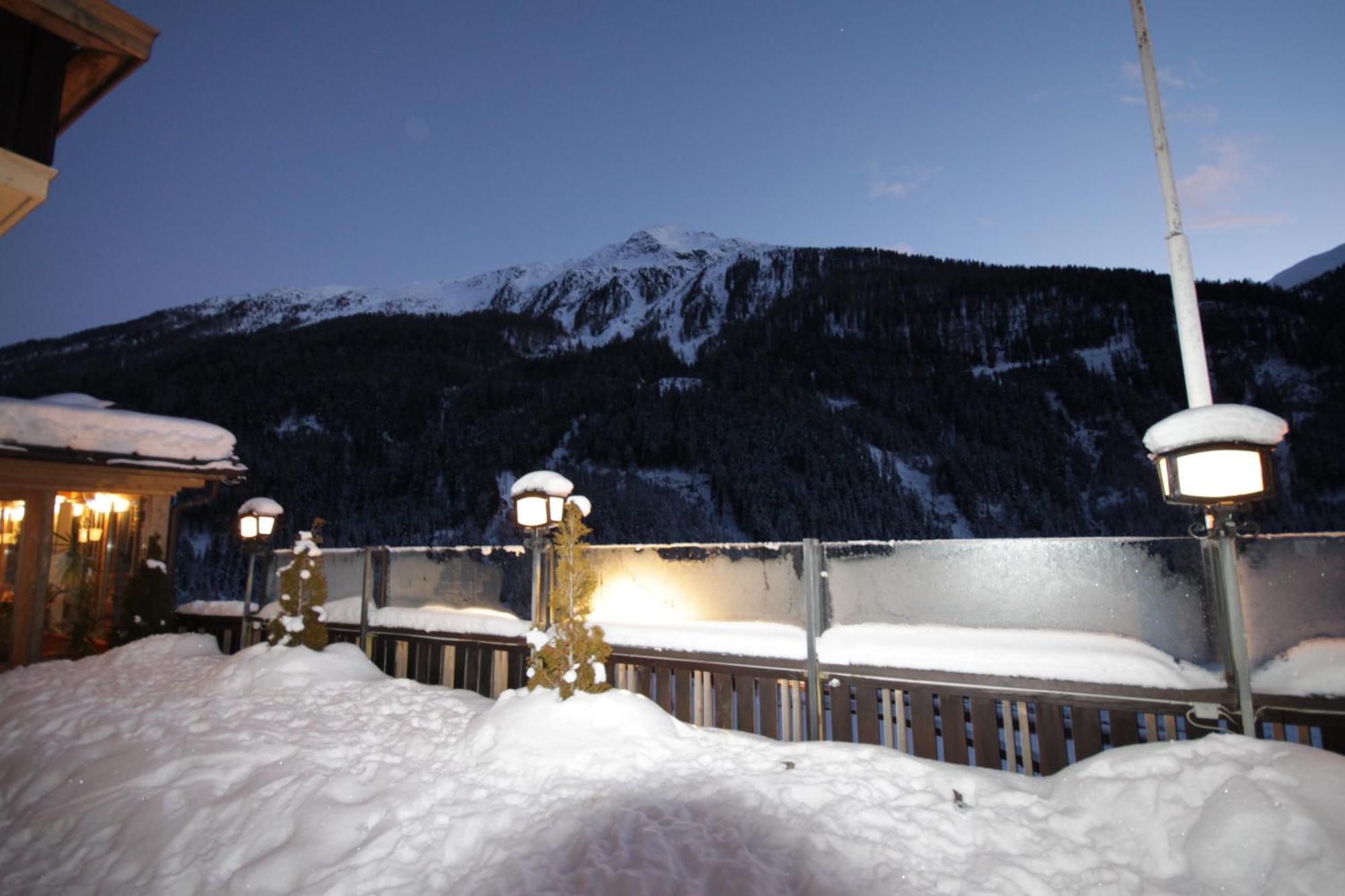 Hotel Laerchenhof à Sankt Jakob in Defereggen Extérieur photo